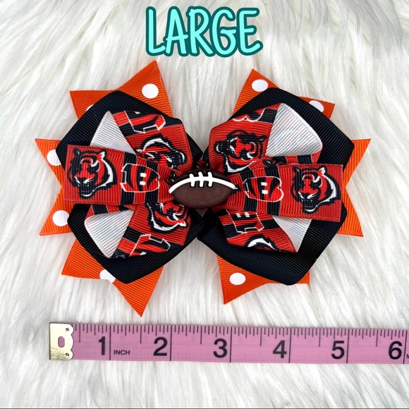 🎀🏈 NFL Cincinnati Bengals Football Hair Bow 🏈🎀 - Picture 3 of 4